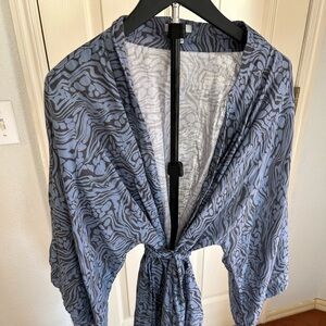 Calme by Johnny Was Blue and Black Patterned Robe